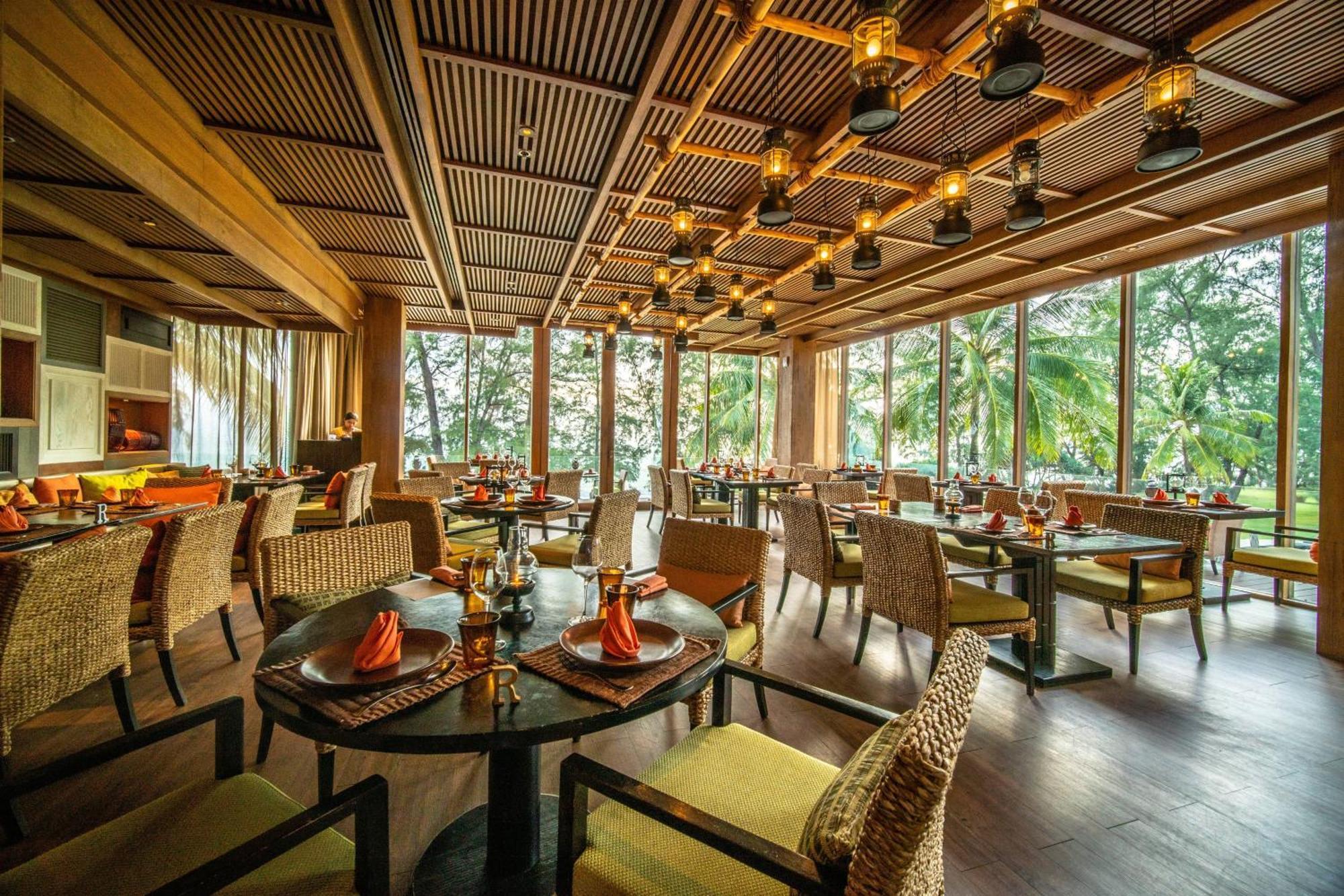 Renaissance Phuket Resort & Spa Buitenkant foto